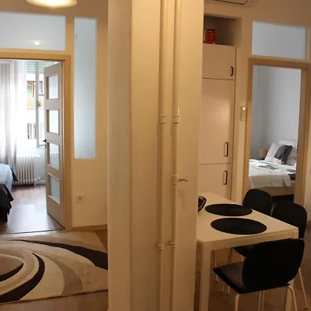 Larix * Budapest